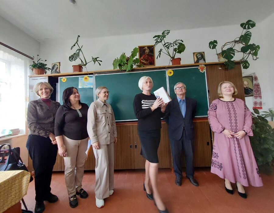 photo_5312505406054059235_y