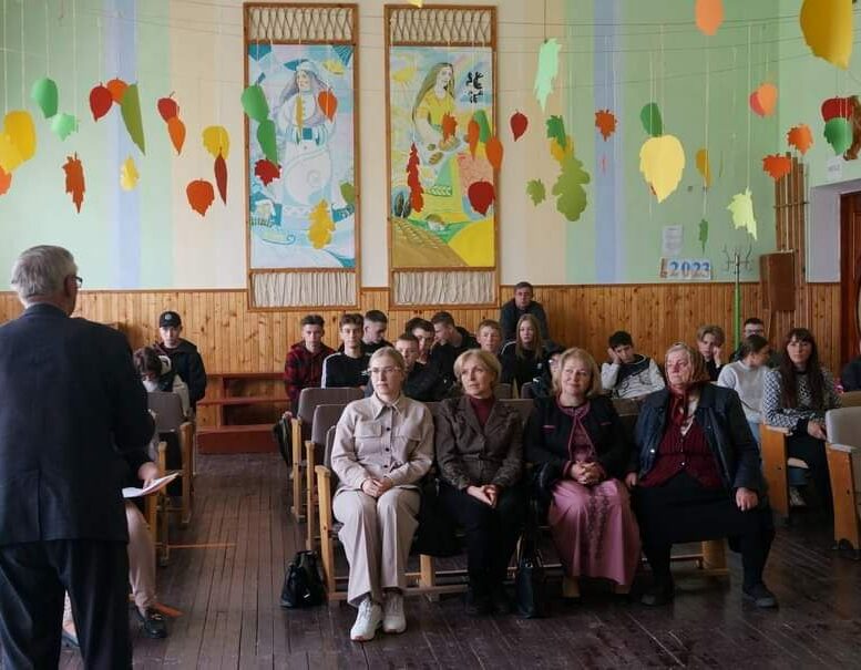 photo_5319228159448699033_y