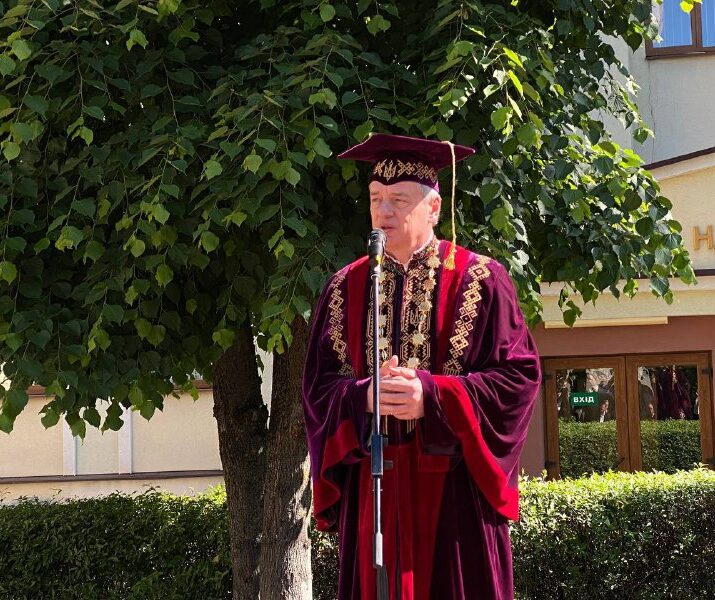 422bd50f-a2bc-4c1d-9d0f-d986318ffdde-715x600